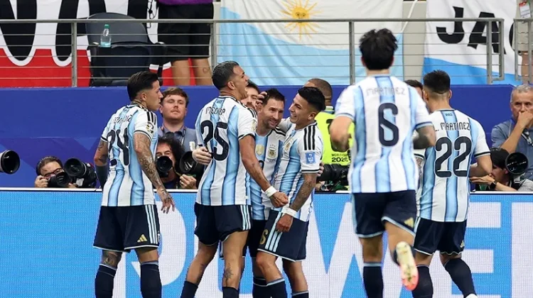 Messi Pecahkan Rekor Gol Piala Dunia, Argentina Amankan Tiket ke Babak 32 Besar