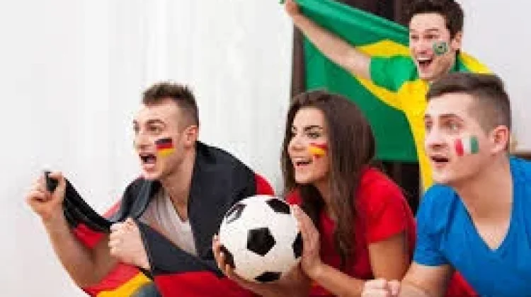 Nonton Piala Dunia tanpa Mengganggu Aktivitas, Bisa Kok!