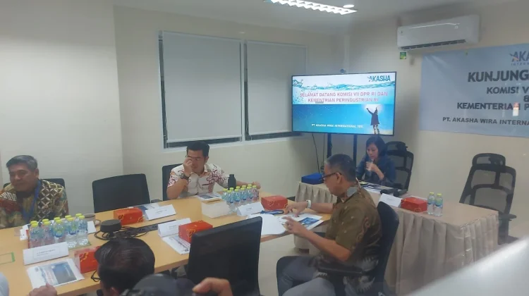 Komisi VII DPR RI Bentuk Panja AMDK Lindungi Ekosistem dan Konsumen
