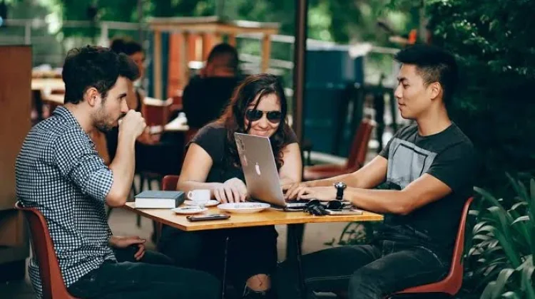 Budaya Nongkrong Kini Bergeser ke Ruang Kreatif dan Komunitas
