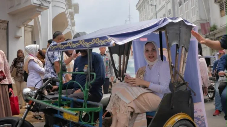Naik Bentor (Becak Motor), Ketua TP PKK Kota Bogor Ikuti Rangkaian APEKSI 2026 di Medan