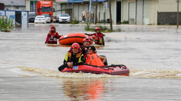 Banjir Besar Lumpuhkan Wilayah Selatan China, Ribuan Warga Mengungsi
