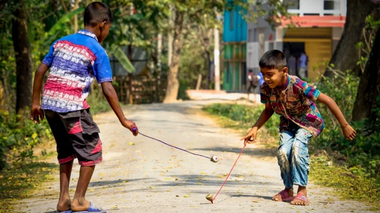 Unik dan Seru, Gangsing Tradisional yang Tetap Berputar Melintasi Generasi