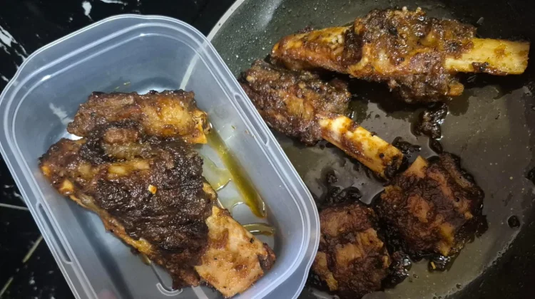 Manfaat dan Kenikmatan Makan Siang Akhir Pekan dengan Iga Bakar