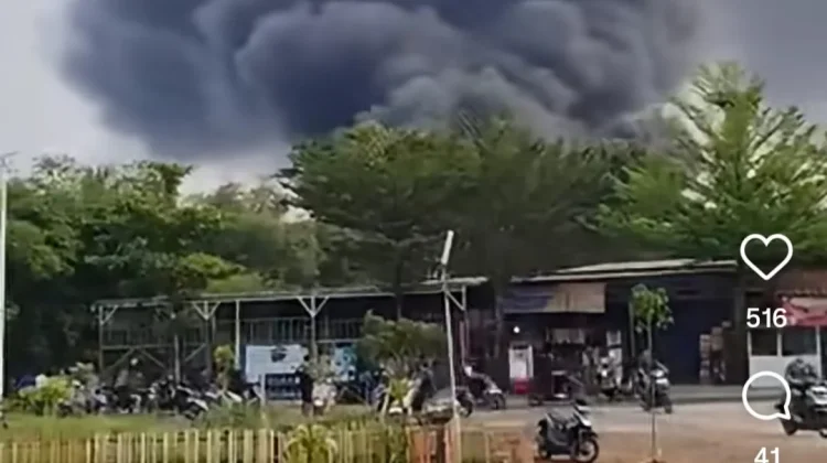 Kebakaran Hebat Terjadi di Gudang Spare Part Tajurhalang Kabupaten Bogor
