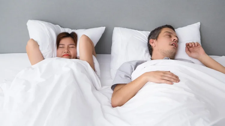 Sering Mendengkur dan Napas Terhenti Saat Tidur? Ini 7 Makanan yang Dianjurkan