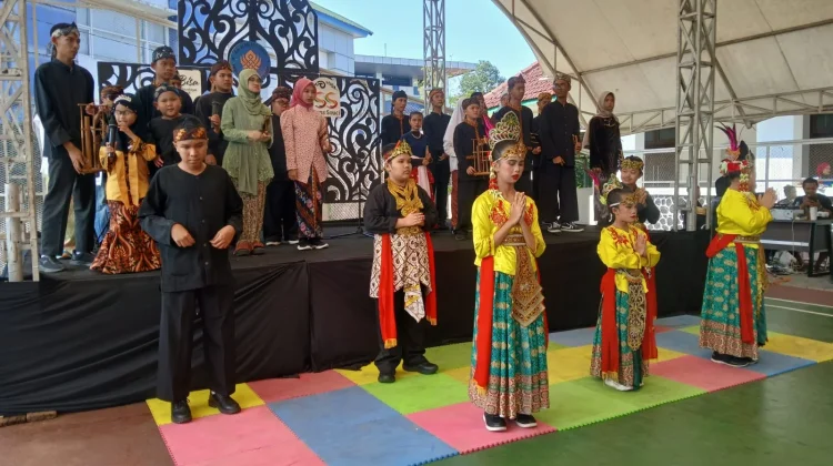 Hari Anak Nasional Komunitas Sans Souci Menghadirkan Pentas Seni
