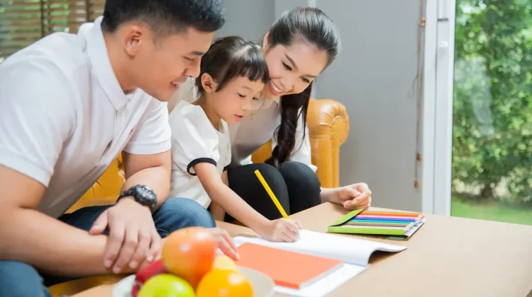 Benarkah Kecerdasan Anak Lebih Banyak Diturunkan dari Ibu?