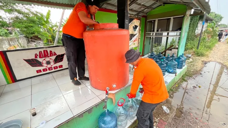 BPBD Kota Bogor Salurkan 4.000 Liter Air Bersih untuk Warga Terdampak Kekeringan