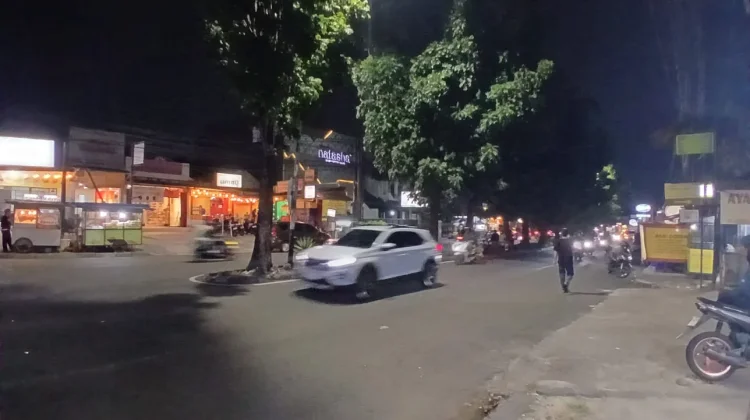Ramainya Wisata Kuliner Malam di Jalan Bangbarung Raya Kota Bogor