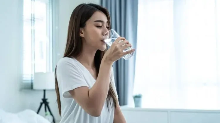 Kebiasaan Minum Air Putih yang Sering Diabaikan