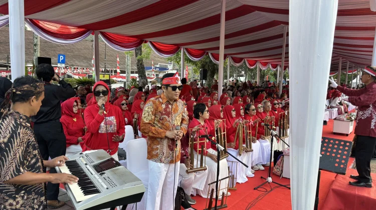 Lansia Matahari Meriahkan HUT RI ke-81 dengan Orkestra Angklung