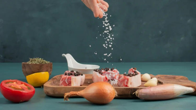 Sering Konsumsi Makanan Asin, Waspadai Dampaknya bagi Tubuh