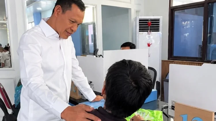 Jaro Ade Pantau Layanan Publik dan Pertanian