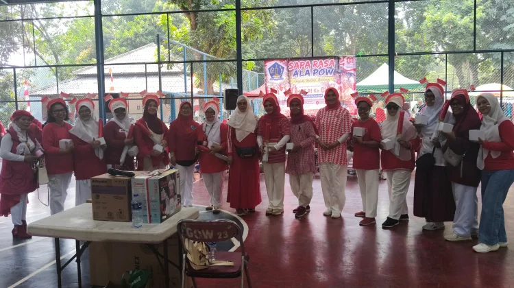 Kompak dan Kreatif, Ikatan Bidan Indonesia Bogor Raih Kostum Terbaik