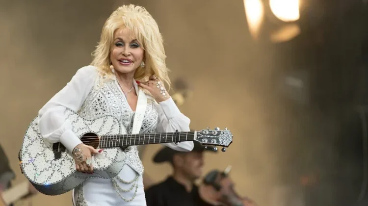 Dolly Parton Sudah Menentukan Lagu untuk Pemakamannya, ternyata Favorit Sang Ayah