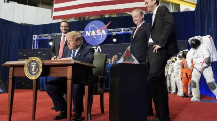 Trump Bentuk Akademi Antariksa AS, Siapkan Generasi Baru Penjelajah Luar Angkasa