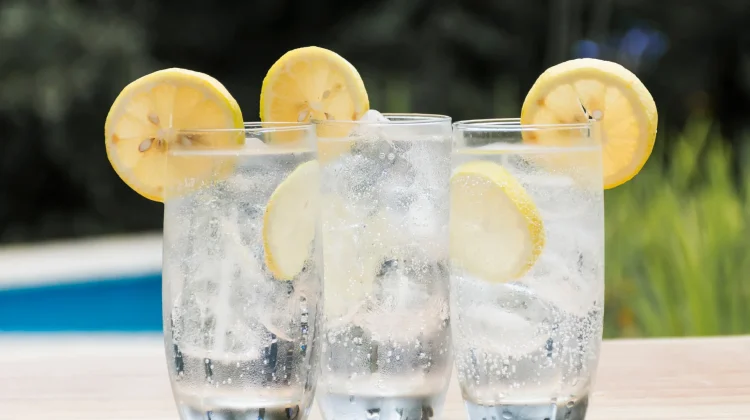 Suka Minum Sparkling Water? ternyata Lebih Aman untuk Gigi