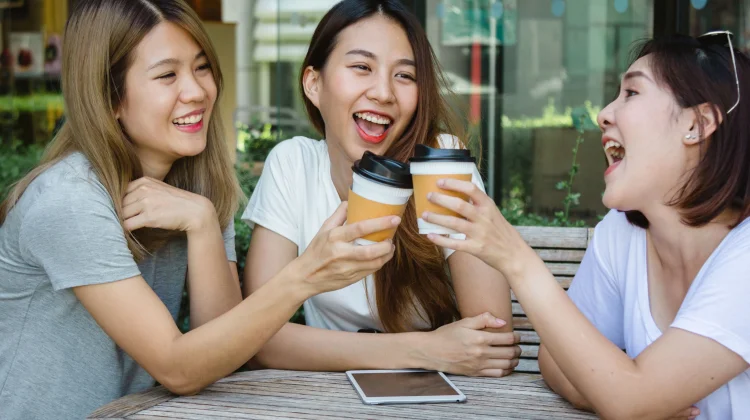 Studi 22 Negara Ungkap Hubungan Persahabatan dengan Kesehatan Mental
