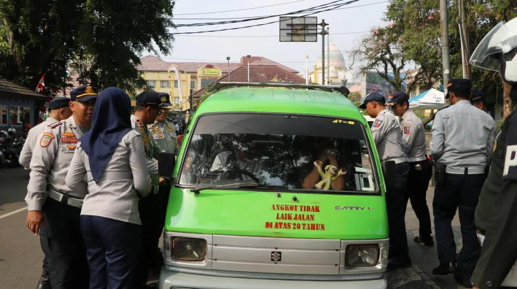 Warga Dukung Penertiban Angkot Tua di Kota Bogor