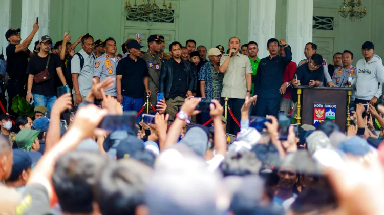 Pemkot Bogor Tampung Aspirasi Pendemo, Regulasi Angkot Tetap Jalan