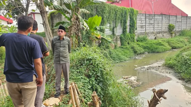 Warga Gunung Sindur Kabupaten Bogor Keluhkan Sungai Tercemar Limbah