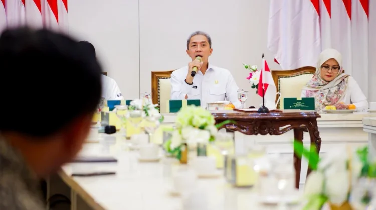 Wali Kota Bogor Ingatkan Warga Gunakan Masker Hadapi Potensi Abu Vulkanik