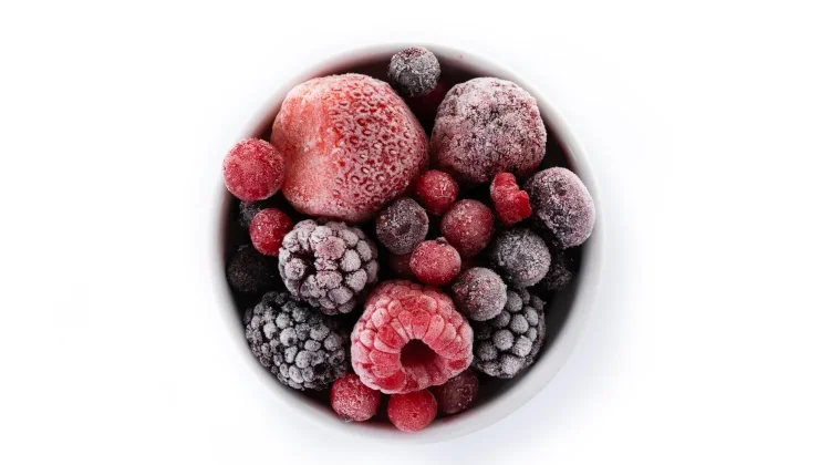 Buah Segar atau Beku, Mana yang Lebih Enak untuk Smoothie?