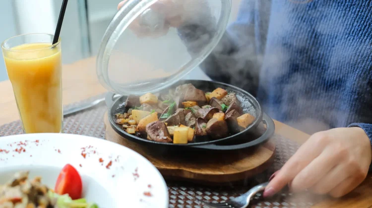 Makanan Sudah Matang, Kenapa Masih Bisa Bikin Keracunan?