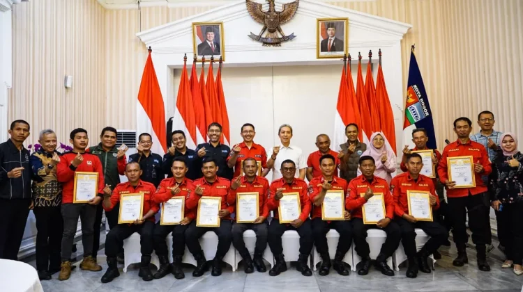 Manggala Agni Terima Penghargaan atas Penanganan TPAS Galuga