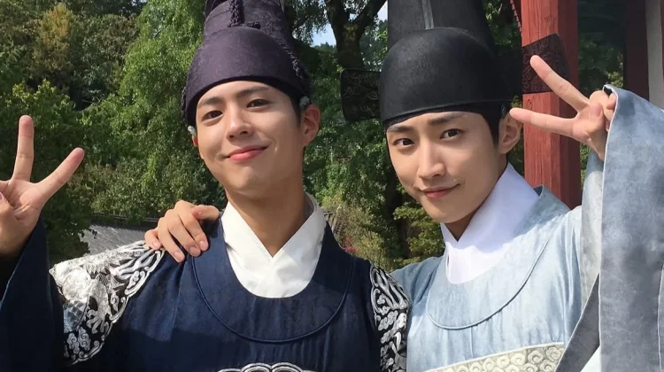 Park Bo Gum dan Jinyoung Reuni lewat OST Love in the Moonlight