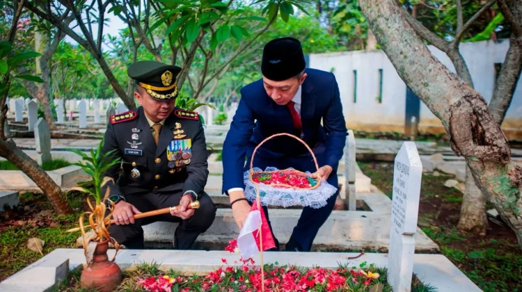 Ziarah Nasional HUT ke-81 TNI, Forkopimda Bogor Tabur Bunga di TMP Dreded