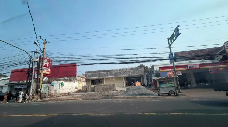 Warga Desa Pandansari Kecamatan Ciawi Bogor Protes Berdirinya Toko Modern