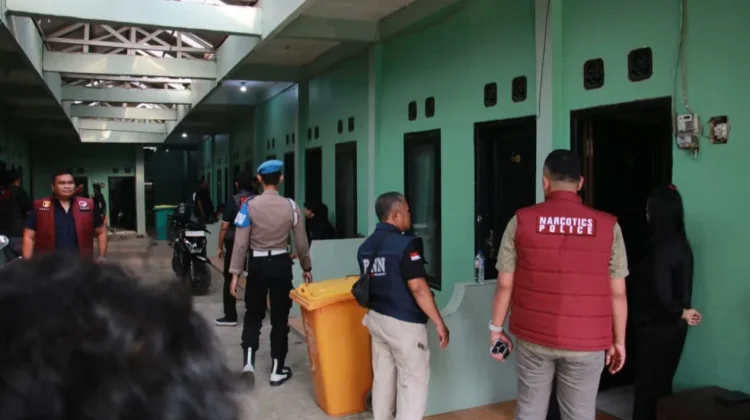 Polres Bogor Lakukan Tes Urine di Megamendung, Satu Orang Positif Sabu ...