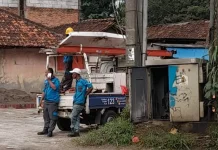 Warga Panik Gardu Listrik di Parung Mengeluarkan Percikan Api