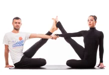 Yoga atau Pilates? Kenali Bedanya sebelum Memilih
