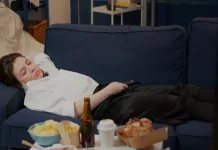 Langsung Tidur setelah Makan? Ini Dampaknya bagi Pencernaan