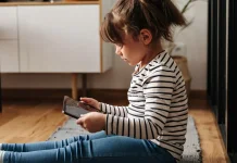 Tak Hanya Indonesia, Sejumlah Negara Batasi Media Sosial bagi Anak