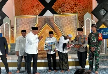 Polres Bogor Wakafkan 2.000 Mushaf Al-Qur’an untuk Masjid Baitul Faizin