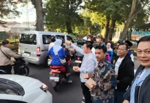 Dorong Kepedulian Sosial, KNPI Kota Bogor bersama Pemuda Bagikan Takjil di Jalan