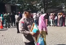 Presiden Prabowo Salurkan 36.000 Paket Sembako di Babakan Madang