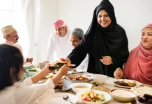 Cara Elegan Hadapi Pertanyaan Keluarga saat Lebaran