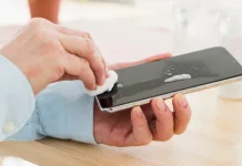 Ketahui Pentingnya Memelihara Kebersihan Smartphone di Genggaman Anda