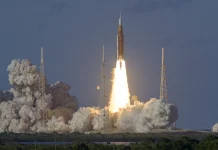 Sukses Lepas Landas, Roket NASA Bawa Empat Astronaut ke Angkasa