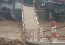 Jembatan Tarasik Gobang di Rumpin Ambruk, Tergerus Sungai Citempuhan