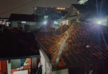 Hujan Deras Sebabkan Atap Rumah Warga Roboh di Sempur