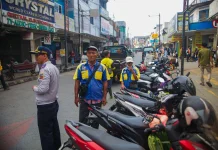 Wali Kota Bogor Tinjau Uji Coba Parkir Sisi Kanan di Surya Kencana
