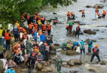 Sungai Ciliwung di Kebun Raya Bogor Dibersihkan, 1,2 Ton Sampah Terangkut