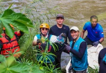 Peringatan Hari Bumi, Sungai Ciliwung Bogor Dibersihkan