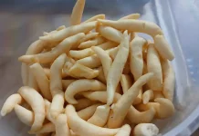 Kue Gabus Keju: Kecil, Gurih, dan Sulit Berhenti Mengunyah